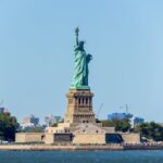 携手共赴新生活：全家移民的机遇与挑战解析