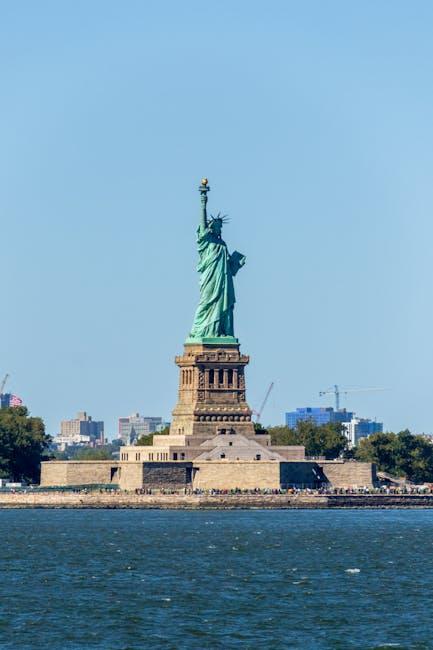 携手共赴新生活：全家移民的机遇与挑战解析