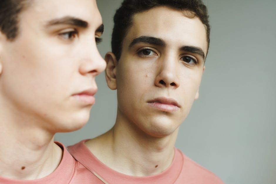 双重身份自由游：解读两本护照出入境新趋势