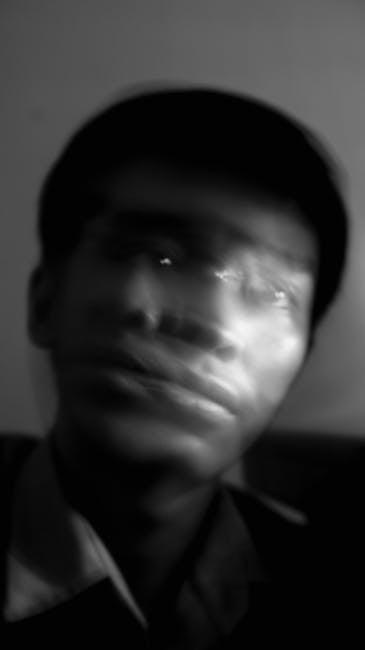 探索第二身份：现代生活中的多重角色与自我认知