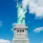 解锁低成本移民新路径：经济实惠的全球生活方案探索