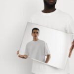 双重身份的世界：探秘“两本护照”的背后故事