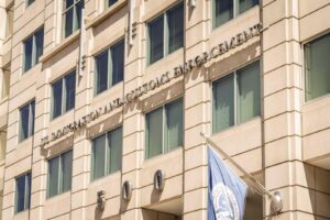 公司移民新趋势：企业全球布局与人才流动解析