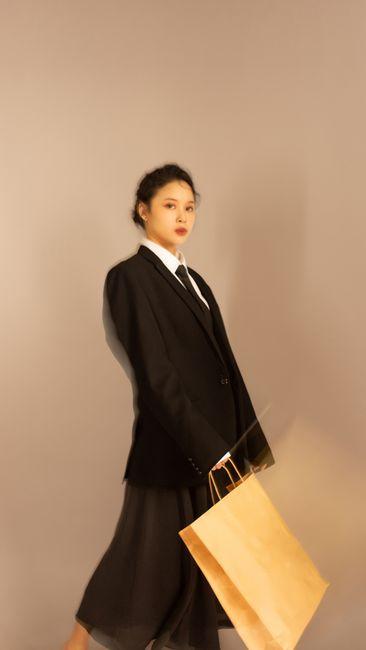 短期冲击与长期发展路径的多维透视