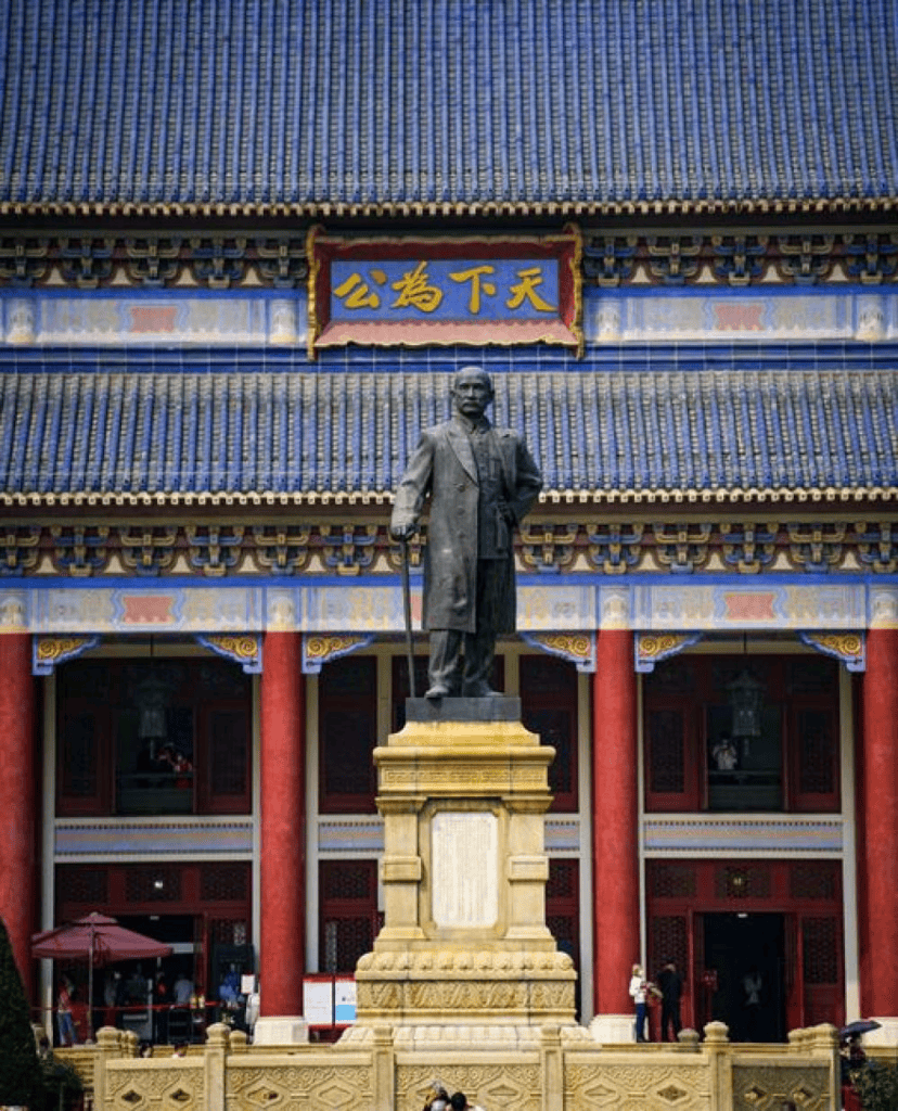 移民机构全景速递：政策动态、服务升级与国际对比解析